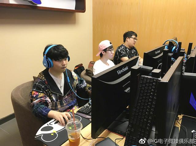 路三人组的